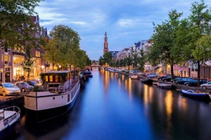 Σπίτια και Βάρκες στο κανάλι Prinsengracht, στο Άμστερνταμ