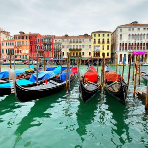  Γόνδολες στο Μεγάλο Κανάλι, Βενετία, Ιταλία
